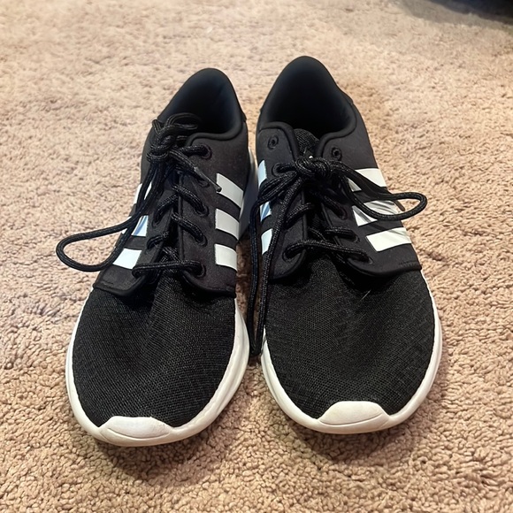 Adidas cloudfoam (LIKE NEW) - Picture 2 of 6